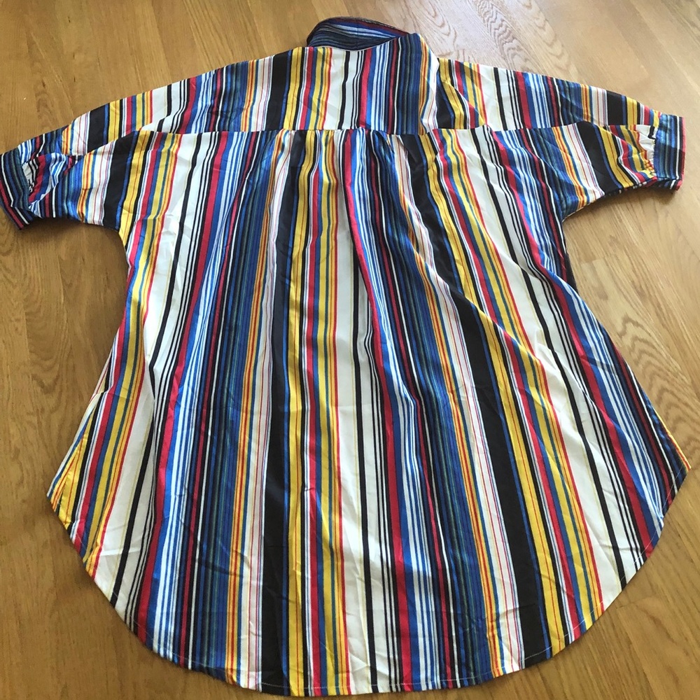 High/Low Striped Top. Brand New.. (Too big)